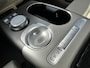 Genesis GV60 AWD 307 PK / Fabrieksgarantie tot 12-2027 / Accu SoH 95,5 % / Batterij 8 jaar / 1.600 kg afneembare trekhaak / WLTP 470 km / CCS snel laden / Leder / HUD / Camera 360° / Stoelventilatie / Stuur- & stoelverwarming / Ergo stoel / 20" LM wielen & All Season banden /