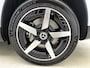 Mercedes-Benz GLB 250+ Business Solution AMG 7p. 85.5 kWh | Premium Plus pakket | Winterpakket | Nightpakket | Parkeerpakket | Trekhaak | Vast panoramadak | GUARD 360° | 19” vijfspaaks lichtmetalen AMG-velgen | Burmester® 3D surround sound |
