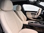 Mercedes-Benz CLA 200 Business Solution Luxury 58 kWh | Winterpakket | Warmtewerend, donkergetint glas | Massagefunctie | Vast panoramadak | Sierdelen openporig bruin eikenhout met aluminium lijnen | 18 inch vijfspaaks lichtmetalen velgen |