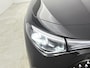 Mercedes-Benz CLA 200 Business Solution Luxury 58 kWh | Winterpakket | Warmtewerend, donkergetint glas | Massagefunctie | Vast panoramadak | Sierdelen openporig bruin eikenhout met aluminium lijnen | 18 inch vijfspaaks lichtmetalen velgen |