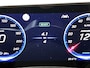Mercedes-Benz CLA 200 Business Solution Luxury 58 kWh | Winterpakket | Warmtewerend, donkergetint glas | Massagefunctie | Vast panoramadak | Sierdelen openporig bruin eikenhout met aluminium lijnen | 18 inch vijfspaaks lichtmetalen velgen |