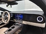 Mercedes-Benz CLA 200 Business Solution Luxury 58 kWh | Winterpakket | Warmtewerend, donkergetint glas | Massagefunctie | Vast panoramadak | Sierdelen openporig bruin eikenhout met aluminium lijnen | 18 inch vijfspaaks lichtmetalen velgen |