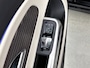 Mercedes-Benz CLA 200 Business Solution Luxury 58 kWh | Winterpakket | Warmtewerend, donkergetint glas | Massagefunctie | Vast panoramadak | Sierdelen openporig bruin eikenhout met aluminium lijnen | 18 inch vijfspaaks lichtmetalen velgen |