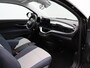 Fiat 500e Icon 42 kWh Panoramadak | Keyless entry | Stoelverwarming | Parkeersensoren Voor en Achter | Achteruitrijcamera | Apple Carplay/Android Auto | 16" Lichtmetalen Velgen