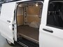 Mercedes-Benz Vito 116 CDI | L2 | PRO | 160 PK | HANDGESCHAKELD | NAVIGATIE | CRUISE CONTROL | COMFORT CHAUFFEURSSTOEL | 3-ZITS | AIRCO | CERTIFIED