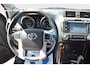 Toyota Land Cruiser 150 2.8 D-4D-F LX Window Van