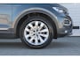 Volkswagen T-Roc 1.5 TSI 150pk Sport | Navigatie | Achteruitrijcamera | Trekhaak