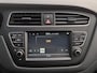Hyundai i20 1.0 T-GDI Comfort / Dealer onderhouden / Cruise control / Navigatie / Achteruitrijcamera / Apple Carplay Android Auto / Climate control / Parkeersensoren achter / Lichtmetalen wielen 15“ /