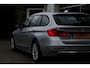 BMW 3-Serie Touring 320i High Executive*NL-Auto*Perfect Onderh.*Leder/Stoelverw./Gr. Navi/Keyless Entry+Go/LED/Climate-Control/Cruise-Control/17 inch LM*