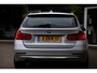 BMW 3-Serie Touring 320i High Executive*NL-Auto*Perfect Onderh.*Leder/Stoelverw./Gr. Navi/Keyless Entry+Go/LED/Climate-Control/Cruise-Control/17 inch LM*