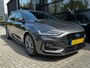 Ford Focus Wagon 1.0 Hybrid 155 PK ST Line | STUUR, STOEL EN VOORRUITVERWARMING| NAVIGATIE + APPLE CARPLAY/ANDROID AUTO| PARKEERSENSOREN| FULL LED| DEALER ONDERHOUDEN|