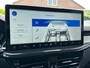 Ford Focus Wagon 1.0 Hybrid 155 PK ST Line | STUUR, STOEL EN VOORRUITVERWARMING| NAVIGATIE + APPLE CARPLAY/ANDROID AUTO| PARKEERSENSOREN| FULL LED| DEALER ONDERHOUDEN|