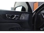 Volvo V60 2.0 T8 Recharge AWD R-Design | Bowers & Wilkins | Panoramadak | Trekhaak | Stoelverwarming |