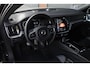 Volvo V60 2.0 T8 Recharge AWD R-Design | Bowers & Wilkins | Panoramadak | Trekhaak | Stoelverwarming |