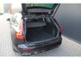 Volvo V60 2.0 T8 Recharge AWD R-Design | Bowers & Wilkins | Panoramadak | Trekhaak | Stoelverwarming |