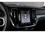 Volvo V60 2.0 T8 Recharge AWD R-Design | Bowers & Wilkins | Panoramadak | Trekhaak | Stoelverwarming |