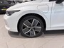Volkswagen Golf 1.5 eHybrid Style Edition 204 PK Plug-in Hybrid | Trekhaak | Panoramadak | Apple Carplay draadloos | Keyless access | Dodehoeksensoren | Ruiten getint | Adaptive cruise control | LED koplampen | Camera | Parkeersensoren | Andorid Auto draadloos |