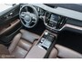 Volvo V60 2.0 T6 Twin Engine AWD Inscription | Pano | Trekhaak | HUD | Cruise | 19 Inch | Pebble Grey | Stoelverw. | Camera | Elec. stoelen