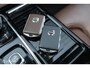 Volvo V60 2.0 T6 Twin Engine AWD Inscription | Pano | Trekhaak | HUD | Cruise | 19 Inch | Pebble Grey | Stoelverw. | Camera | Elec. stoelen
