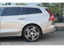 Volvo V60 2.0 T6 Twin Engine AWD Inscription | Pano | Trekhaak | HUD | Cruise | 19 Inch | Pebble Grey | Stoelverw. | Camera | Elec. stoelen