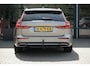 Volvo V60 2.0 T6 Twin Engine AWD Inscription | Pano | Trekhaak | HUD | Cruise | 19 Inch | Pebble Grey | Stoelverw. | Camera | Elec. stoelen