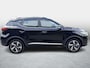 MG MG ZS EV Long Range Comfort 70 kWh SoH 95,9% / Afneembare Trekhaak / New Model / Fabrieksgarantie 12-2030 / Stoelverwarming / Black Pack / Achteruitrijcamera /