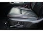 Land Rover Discovery Sport P300e 1.5 R-Dynamic Black Pack HSE NL-auto [ 1e Eigenaar Pano Adaptive Cruise Meridian Trekhaak ]