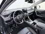 Toyota RAV4 2.5I Hybride Leer+Verwarming+Memory Adap.Cruise Navi Camera Ecc Apple Carplay Android Auto Miracast™ Elek.Achterklep Active Stuur+Voorruit+Achterbankverwarming Keyless Lane Assist Privacy Glas Lmv Elek.Stoel Bluetooth Led