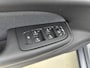 Volvo S60 2.0 T5 Intro Edition | Elektrische trekhaak 1800kg | Achteruitrij camera | Elektrische stoelen | Schuif/kanteldak | Dodehoek detectie |