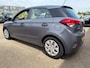 Hyundai i20 1.0 T-GDI Comfort van 2de Eigenaar met parkeersensoren en navigatie en bluetooth telefoon en airco