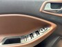 Hyundai i20 1.0 T-GDI Comfort van 2de Eigenaar met parkeersensoren en navigatie en bluetooth telefoon en airco
