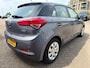 Hyundai i20 1.0 T-GDI Comfort van 2de Eigenaar met parkeersensoren en navigatie en bluetooth telefoon en airco