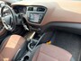 Hyundai i20 1.0 T-GDI Comfort van 2de Eigenaar met parkeersensoren en navigatie en bluetooth telefoon en airco