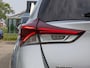 Toyota Auris 1.8 Hybrid Dynamic | Dealer OH | Panoramadak | Cruise | Climate | Camera | Navi | Licht- regensensor