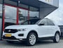Volkswagen T-Roc 1.5 TSI Sport | Stoelverwarming | Adaptieve Cruise Control | LED Koplampen | Sportstuur | Apple Carplay | Android Auto | Two-Tone Wit - Zwart | Parkeersensoren | Privacy Glas | Sportstoelen | All Season Banden |