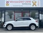 Volkswagen T-Roc 1.5 TSI Sport | Stoelverwarming | Adaptieve Cruise Control | LED Koplampen | Sportstuur | Apple Carplay | Android Auto | Two-Tone Wit - Zwart | Parkeersensoren | Privacy Glas | Sportstoelen | All Season Banden |