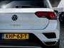 Volkswagen T-Roc 1.5 TSI Sport | Stoelverwarming | Adaptieve Cruise Control | LED Koplampen | Sportstuur | Apple Carplay | Android Auto | Two-Tone Wit - Zwart | Parkeersensoren | Privacy Glas | Sportstoelen | All Season Banden |