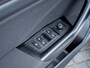 Volkswagen T-Roc 1.5 TSI Sport | Stoelverwarming | Adaptieve Cruise Control | LED Koplampen | Sportstuur | Apple Carplay | Android Auto | Two-Tone Wit - Zwart | Parkeersensoren | Privacy Glas | Sportstoelen | All Season Banden |