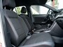 Volkswagen T-Roc 1.5 TSI Sport | Stoelverwarming | Adaptieve Cruise Control | LED Koplampen | Sportstuur | Apple Carplay | Android Auto | Two-Tone Wit - Zwart | Parkeersensoren | Privacy Glas | Sportstoelen | All Season Banden |