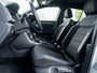 Volkswagen T-Roc 1.5 TSI Sport | Stoelverwarming | Adaptieve Cruise Control | LED Koplampen | Sportstuur | Apple Carplay | Android Auto | Two-Tone Wit - Zwart | Parkeersensoren | Privacy Glas | Sportstoelen | All Season Banden |