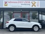 Volkswagen T-Roc 1.5 TSI Sport | Stoelverwarming | Adaptieve Cruise Control | LED Koplampen | Sportstuur | Apple Carplay | Android Auto | Two-Tone Wit - Zwart | Parkeersensoren | Privacy Glas | Sportstoelen | All Season Banden |