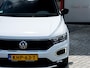 Volkswagen T-Roc 1.5 TSI Sport | Stoelverwarming | Adaptieve Cruise Control | LED Koplampen | Sportstuur | Apple Carplay | Android Auto | Two-Tone Wit - Zwart | Parkeersensoren | Privacy Glas | Sportstoelen | All Season Banden |