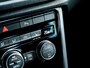 Volkswagen T-Roc 1.5 TSI Sport | Stoelverwarming | Adaptieve Cruise Control | LED Koplampen | Sportstuur | Apple Carplay | Android Auto | Two-Tone Wit - Zwart | Parkeersensoren | Privacy Glas | Sportstoelen | All Season Banden |