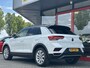 Volkswagen T-Roc 1.5 TSI Sport | Stoelverwarming | Adaptieve Cruise Control | LED Koplampen | Sportstuur | Apple Carplay | Android Auto | Two-Tone Wit - Zwart | Parkeersensoren | Privacy Glas | Sportstoelen | All Season Banden |