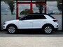 Volkswagen T-Roc 1.5 TSI Sport | Stoelverwarming | Adaptieve Cruise Control | LED Koplampen | Sportstuur | Apple Carplay | Android Auto | Two-Tone Wit - Zwart | Parkeersensoren | Privacy Glas | Sportstoelen | All Season Banden |