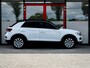 Volkswagen T-Roc 1.5 TSI Sport | Stoelverwarming | Adaptieve Cruise Control | LED Koplampen | Sportstuur | Apple Carplay | Android Auto | Two-Tone Wit - Zwart | Parkeersensoren | Privacy Glas | Sportstoelen | All Season Banden |