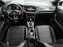 Volkswagen T-Roc 1.5 TSI Sport | Stoelverwarming | Adaptieve Cruise Control | LED Koplampen | Sportstuur | Apple Carplay | Android Auto | Two-Tone Wit - Zwart | Parkeersensoren | Privacy Glas | Sportstoelen | All Season Banden |