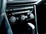 Volkswagen T-Roc 1.5 TSI Sport | Stoelverwarming | Adaptieve Cruise Control | LED Koplampen | Sportstuur | Apple Carplay | Android Auto | Two-Tone Wit - Zwart | Parkeersensoren | Privacy Glas | Sportstoelen | All Season Banden |