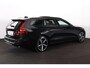 Volvo V60 T6 Recharge AWD Plus Dark - Panorama/schuifdak - IntelliSafe Assist & Surround - 360º Camera - Harman/Kardon audio - Verwarmde voorstoelen, stuur & achterbank - Parkeersensoren voor & achter - Elektr. bedienb. voorstoelen met geheugen - Head up display - Extra getint glas - 19' LMV