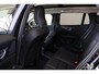 Volvo V60 T6 Recharge AWD Plus Dark - Panorama/schuifdak - IntelliSafe Assist & Surround - 360º Camera - Harman/Kardon audio - Verwarmde voorstoelen, stuur & achterbank - Parkeersensoren voor & achter - Elektr. bedienb. voorstoelen met geheugen - Head up display - Extra getint glas - 19' LMV